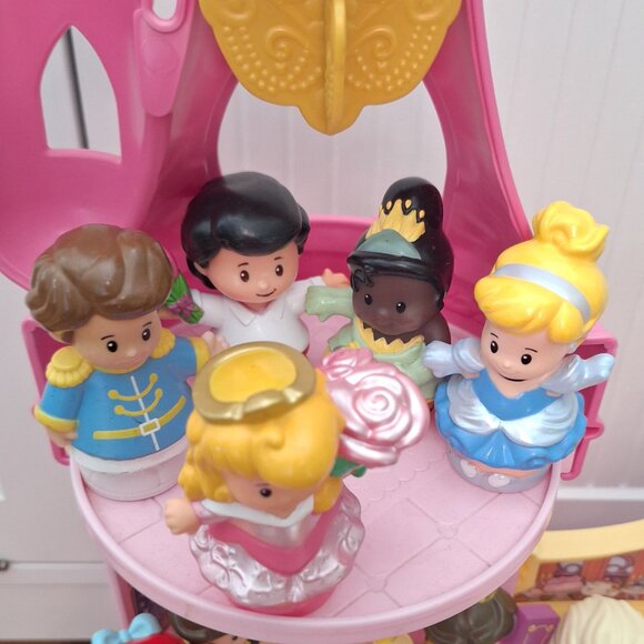 Fisher Price Little People Magical Dancing Castle - Picture 2 of 6